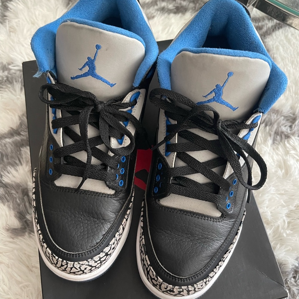 Air Jordan - Picture 2 of 6
